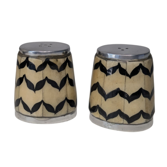Williams Sonoma Chevron Bone Salt and Pepper Shakers Black Beige - Picture 8 of 11